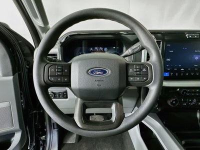 Ford Super Duty F-350 DRW Pickup XLT 2026