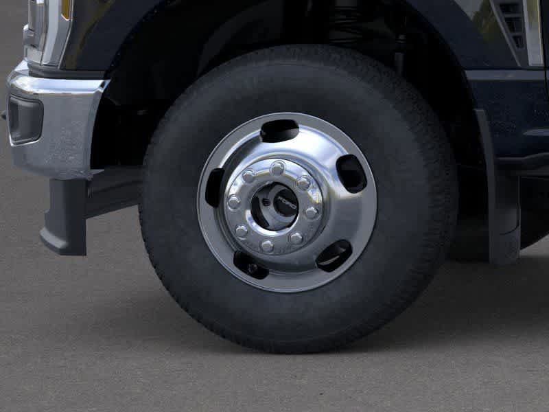 Ford Super Duty F-350 DRW Pickup XLT 2026