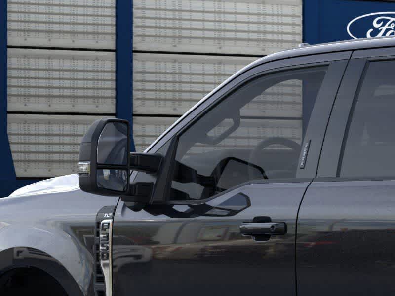 Ford Super Duty F-350 DRW Pickup XLT 2026