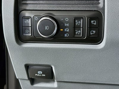 Ford Super Duty F-350 DRW Pickup XLT 2026