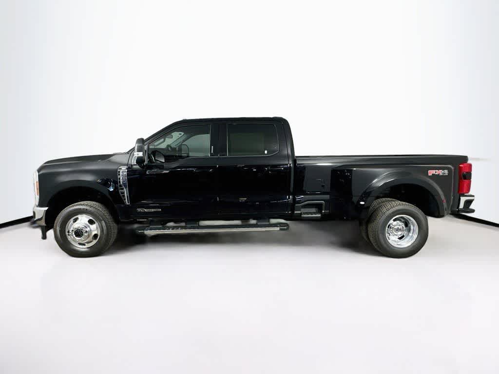 Ford Super Duty F-350 DRW Pickup XLT 2026
