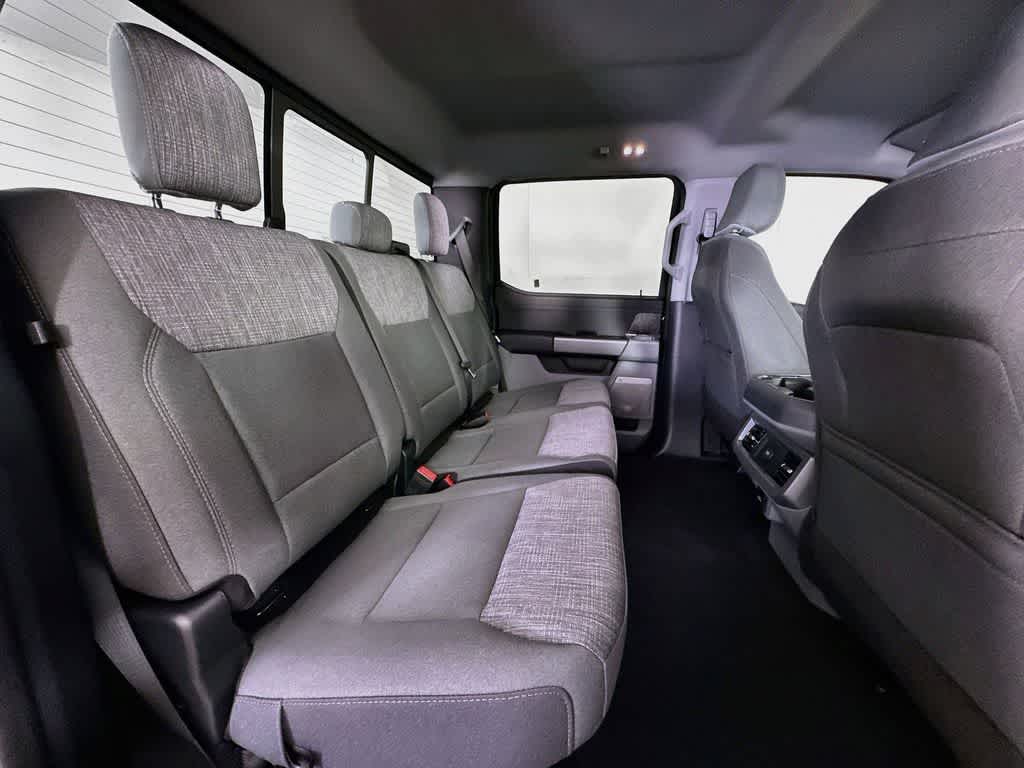 Ford Super Duty F-350 DRW Pickup XLT 2026