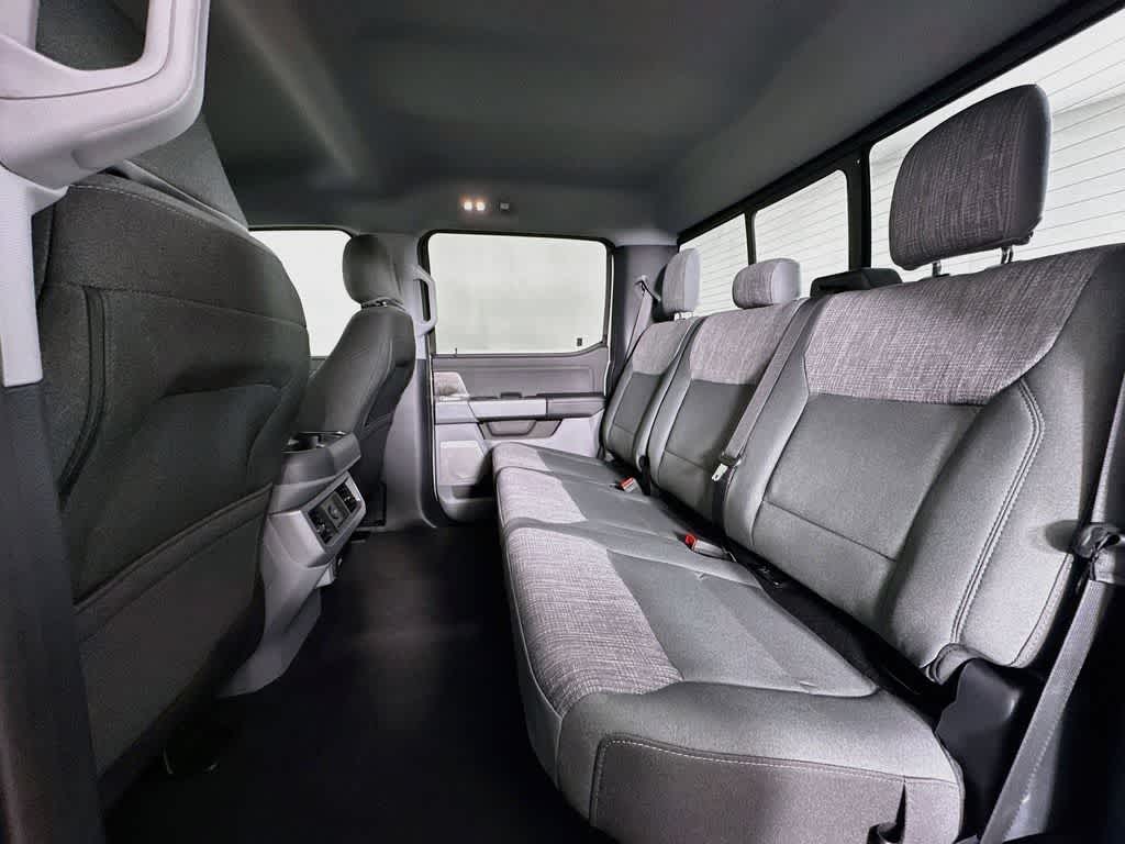 Ford Super Duty F-350 DRW Pickup XLT 2026