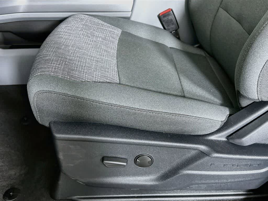 Ford Super Duty F-350 DRW Pickup XLT 2026