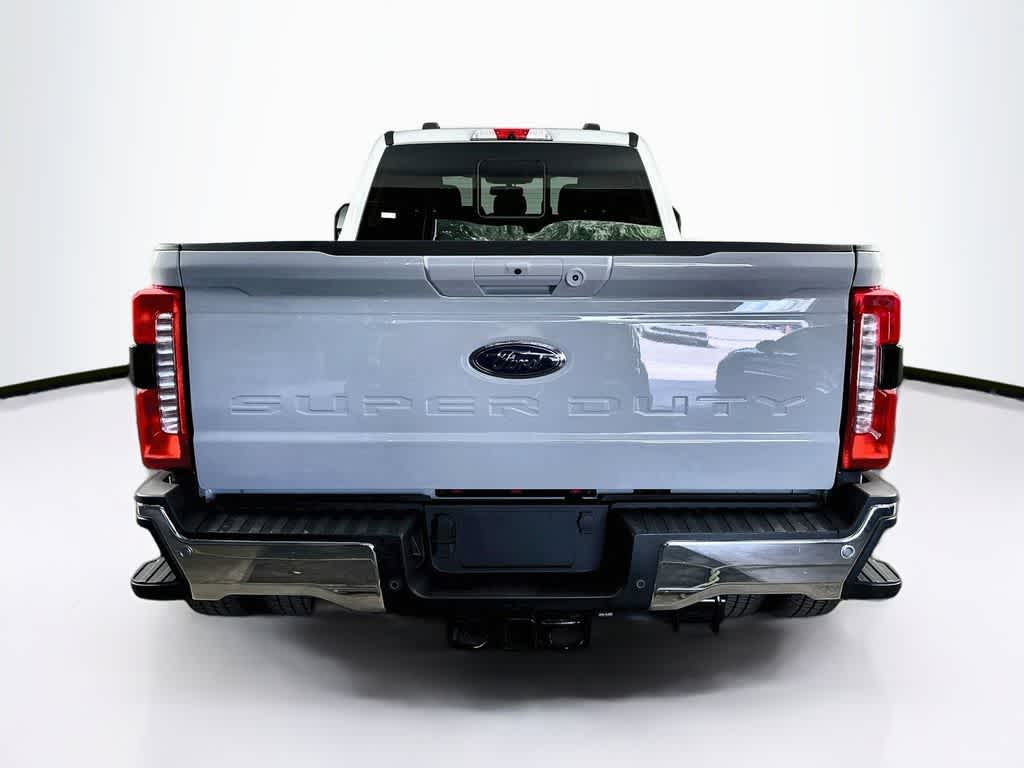 Ford Super Duty F-350 DRW Pickup XLT 2026