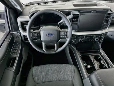 Ford Super Duty F-350 DRW Pickup XLT 2026