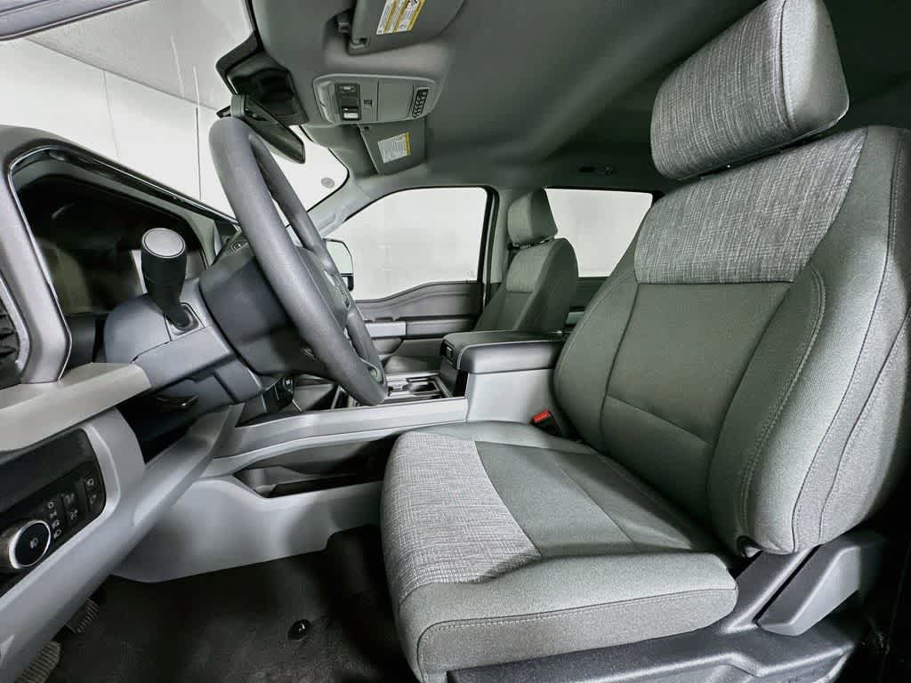 Ford Super Duty F-350 DRW Pickup XLT 2026