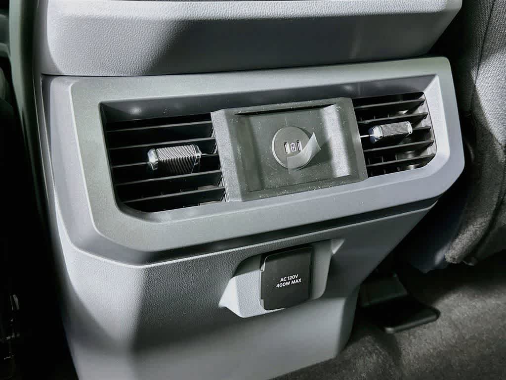 Ford Super Duty F-350 DRW Pickup XLT 2026