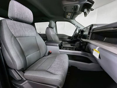 Ford Super Duty F-350 DRW Pickup XLT 2026