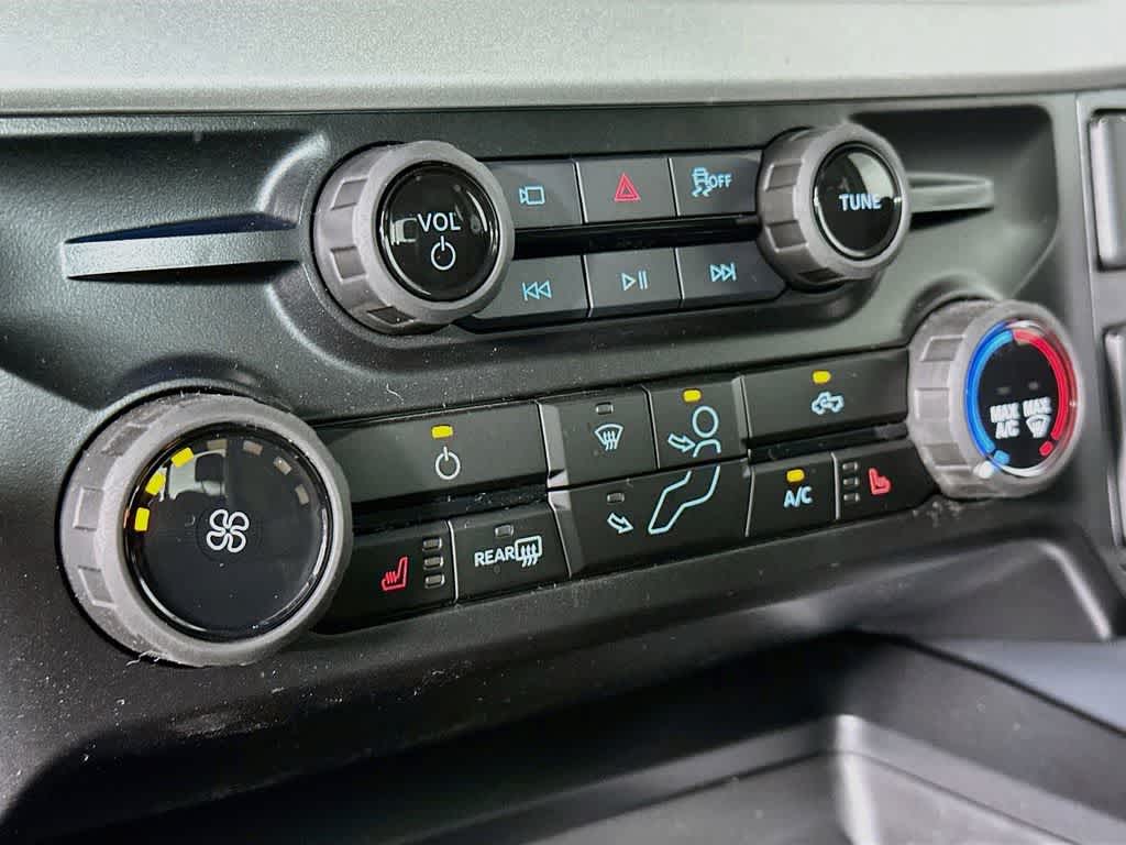 Ford Super Duty F-350 DRW Pickup XLT 2026