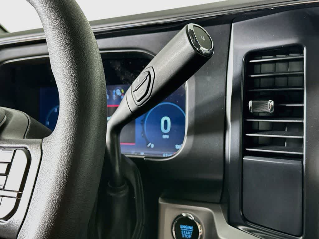 Ford Super Duty F-350 DRW Pickup XLT 2026