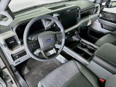 Ford Super Duty F-350 DRW Pickup XLT 2026