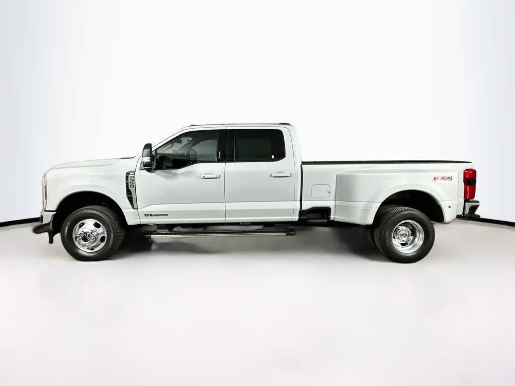 Ford Super Duty F-350 DRW Pickup XLT 2026