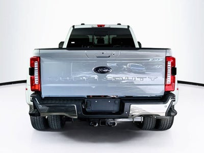 Ford Super Duty F-350 DRW Pickup XLT 2026