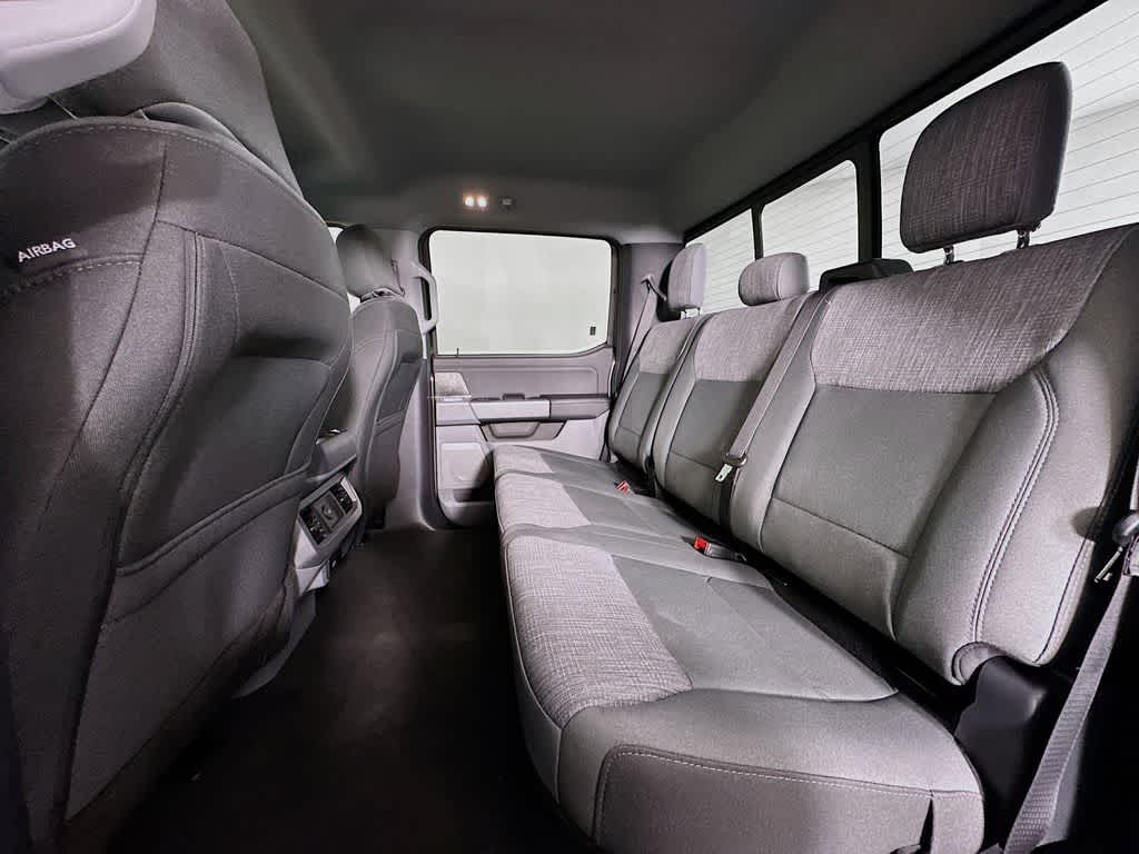 Ford Super Duty F-350 DRW Pickup XLT 2026