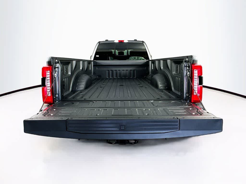 Ford Super Duty F-350 DRW Pickup XLT 2026