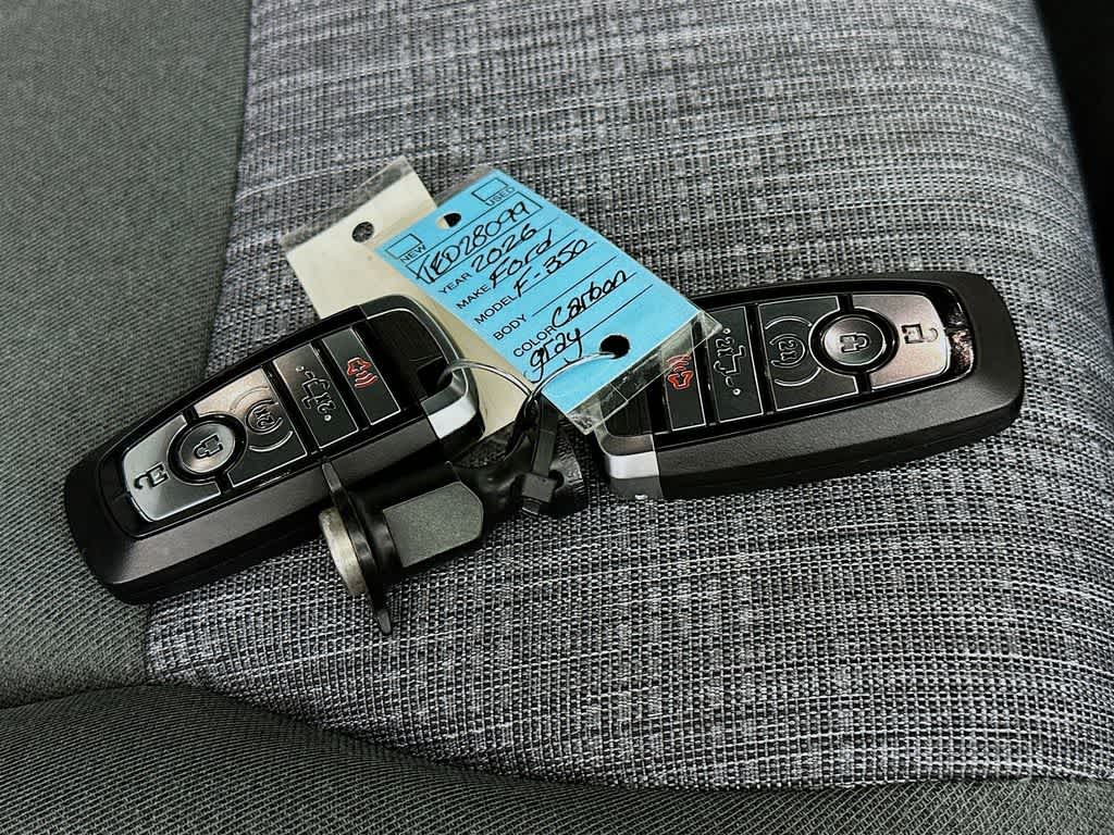 Ford Super Duty F-350 DRW Pickup XLT 2026