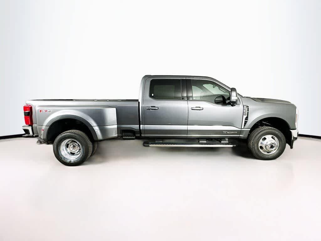 Ford Super Duty F-350 DRW Pickup XLT 2026
