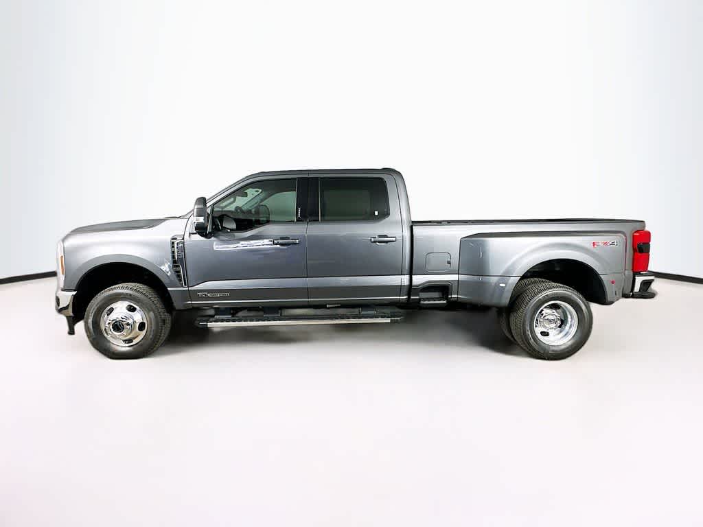 Ford Super Duty F-350 DRW Pickup XLT 2026