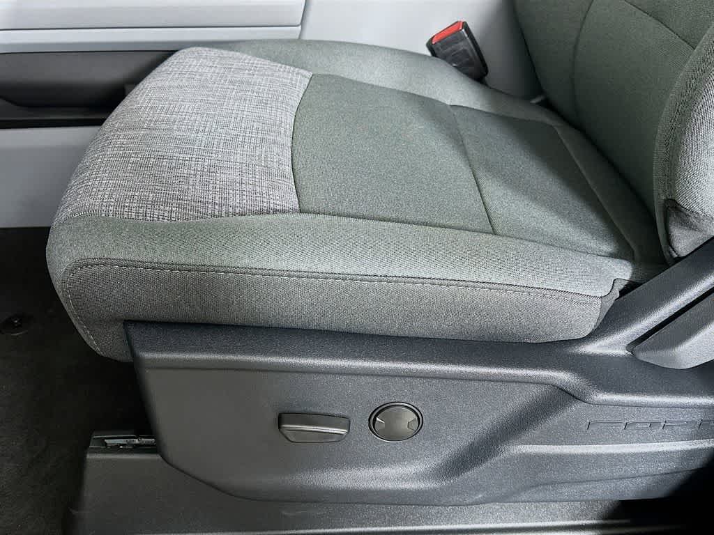 Ford Super Duty F-350 DRW Pickup XLT 2026