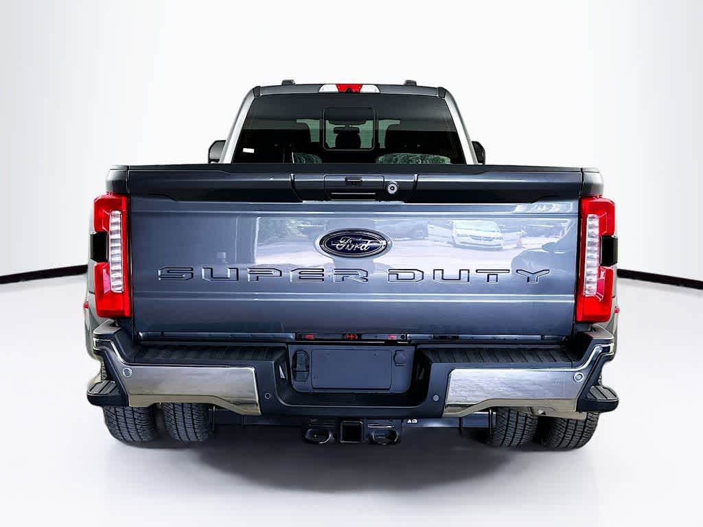 Ford Super Duty F-350 DRW Pickup XLT 2026