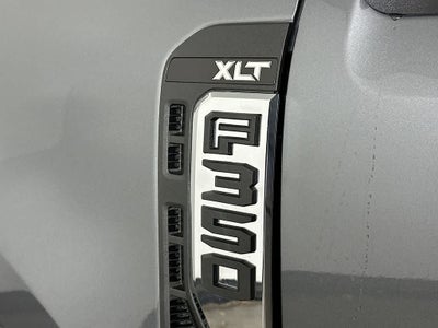Ford Super Duty F-350 DRW Pickup XLT 2026