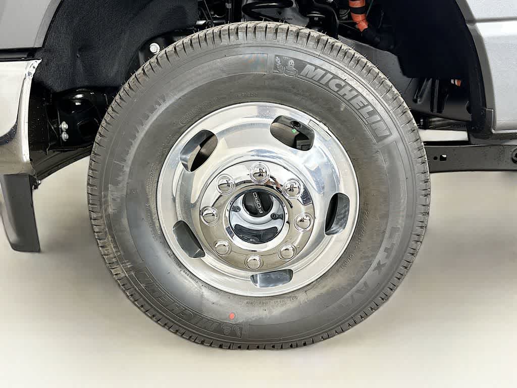 Ford Super Duty F-350 DRW Pickup XLT 2026