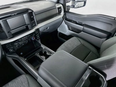 Ford Super Duty F-350 DRW Pickup XLT 2026