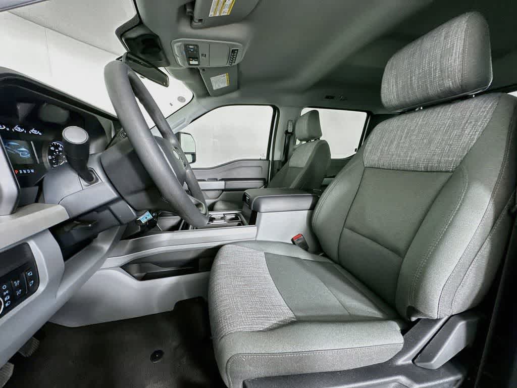 Ford Super Duty F-350 DRW Pickup XLT 2026