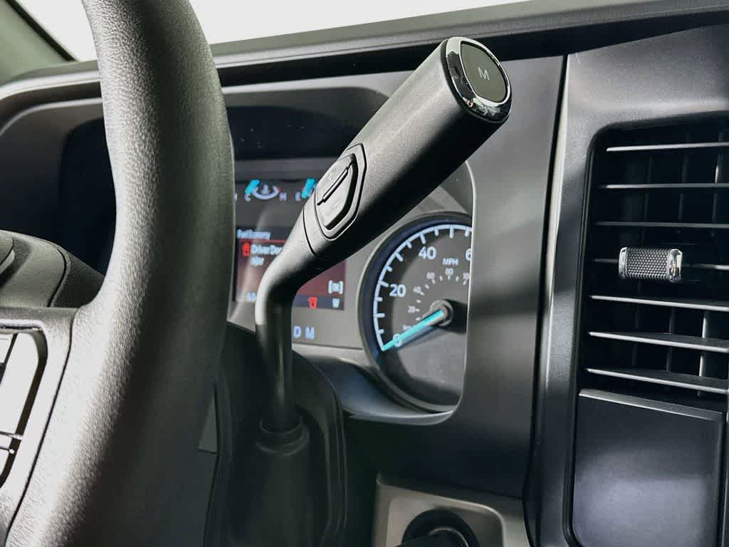 Ford Super Duty F-350 DRW Pickup XLT 2026
