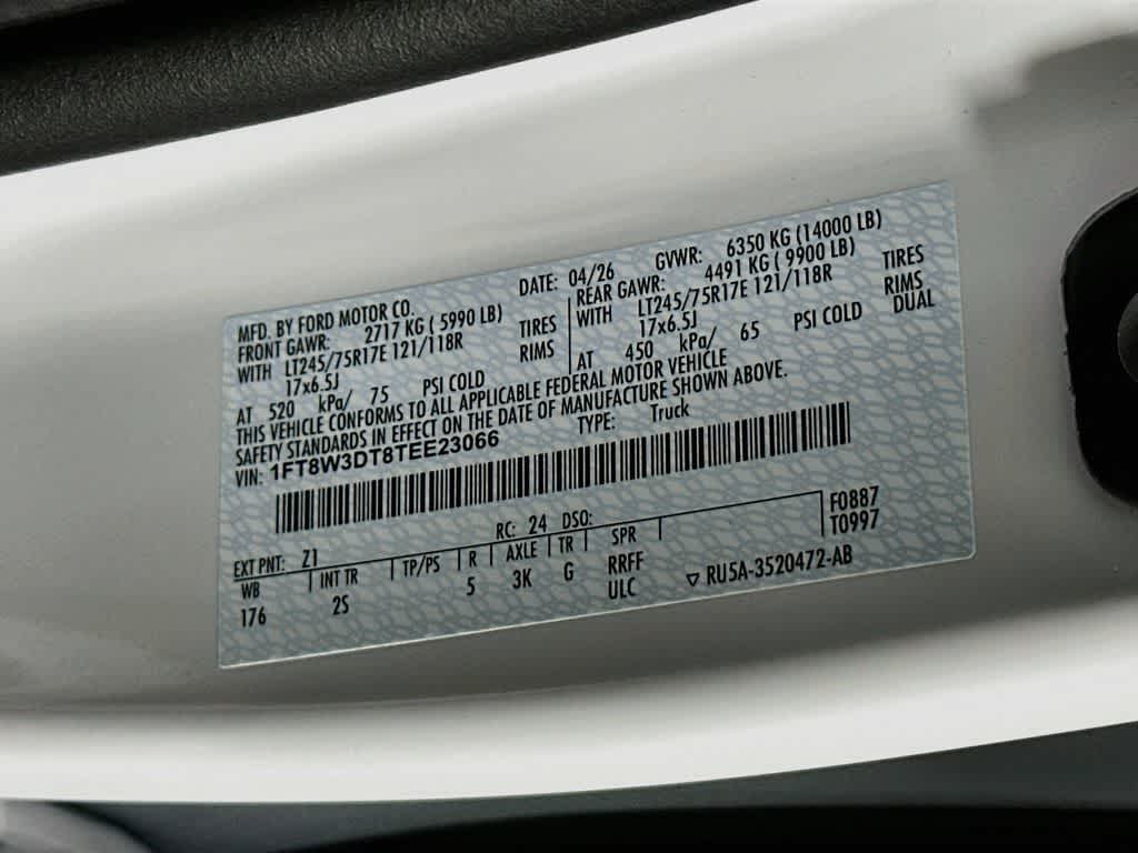 Ford Super Duty F-350 DRW Pickup XLT 2026