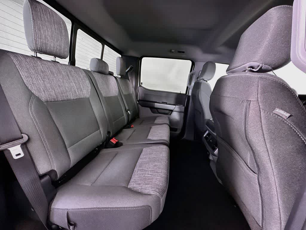 Ford Super Duty F-350 DRW Pickup XLT 2026