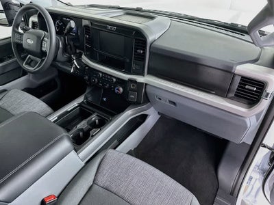 Ford Super Duty F-350 DRW Pickup XLT 2026
