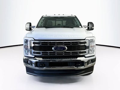 Ford Super Duty F-350 DRW Pickup XLT 2026