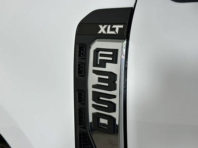 Ford Super Duty F-350 DRW Pickup XLT 2026