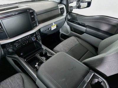 Ford Super Duty F-350 DRW Base 2026