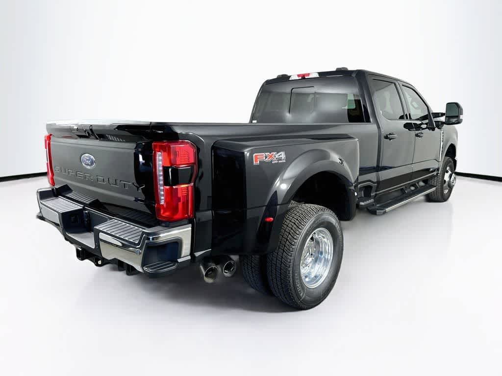 Ford Super Duty F-350 DRW Base 2026