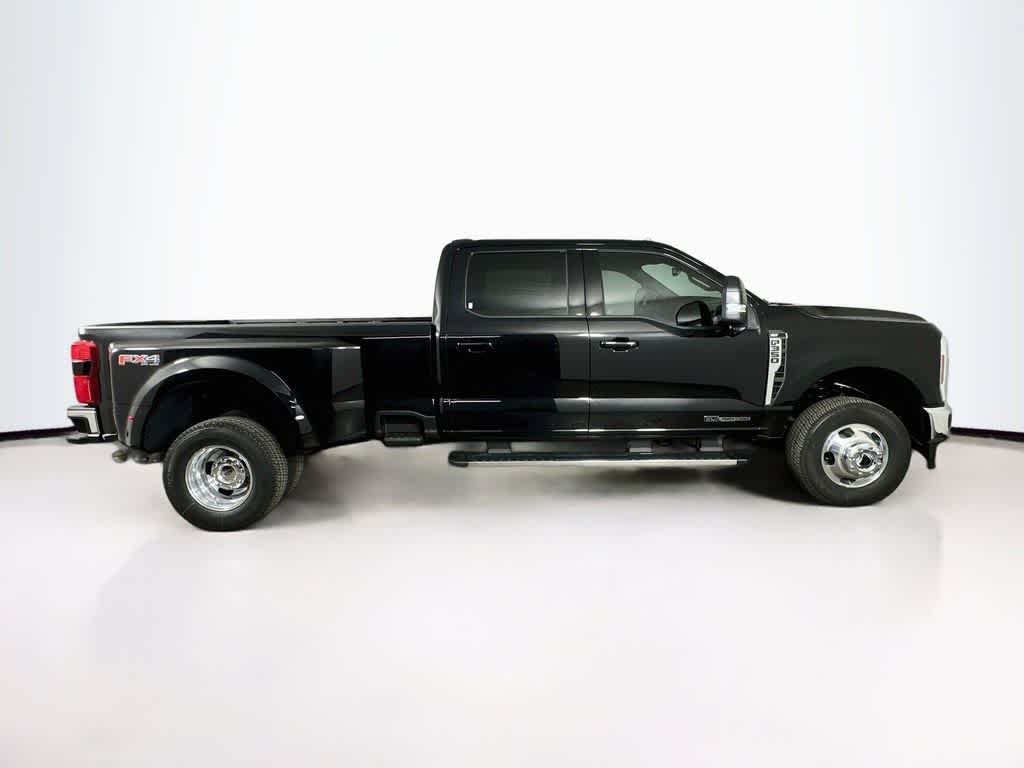 Ford Super Duty F-350 DRW Base 2026
