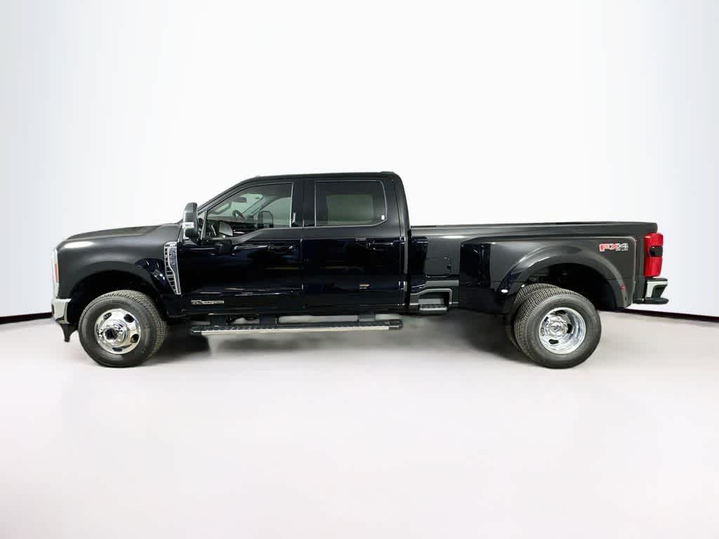Ford Super Duty F-350 DRW Base 2026