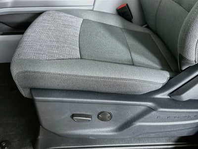 Ford Super Duty F-350 DRW Base 2026