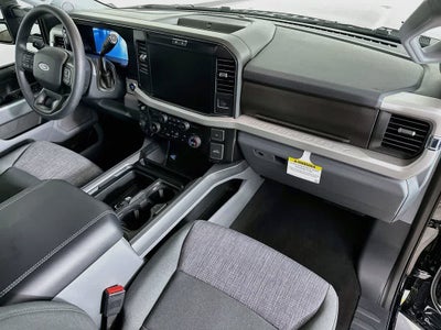 Ford Super Duty F-350 DRW Base 2026