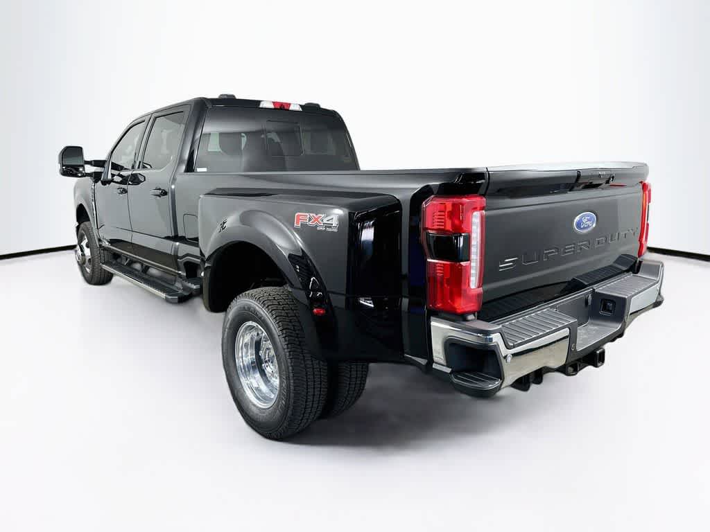 Ford Super Duty F-350 DRW Base 2026