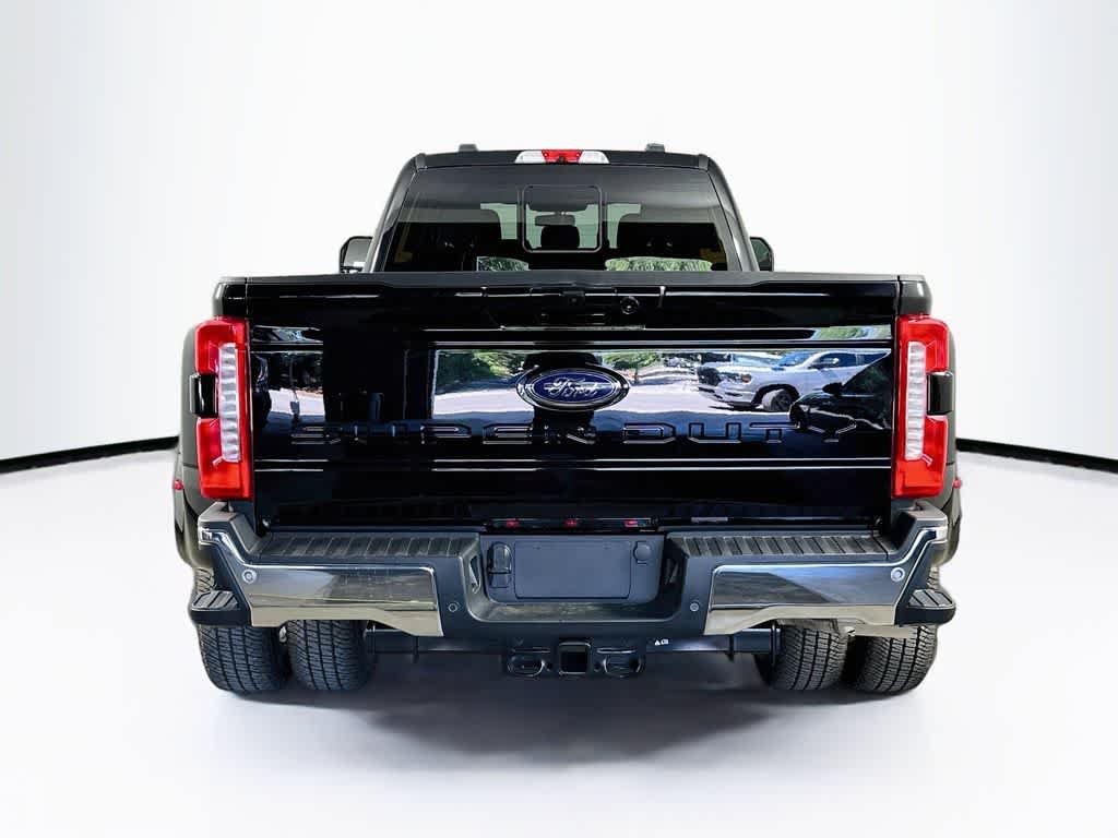 Ford Super Duty F-350 DRW Base 2026