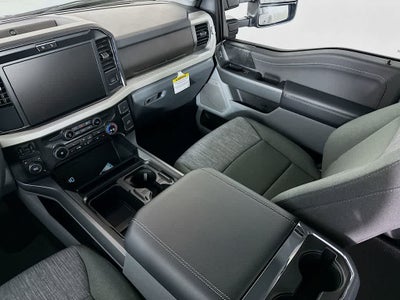 Ford Super Duty F-350 DRW Pickup XLT 2026