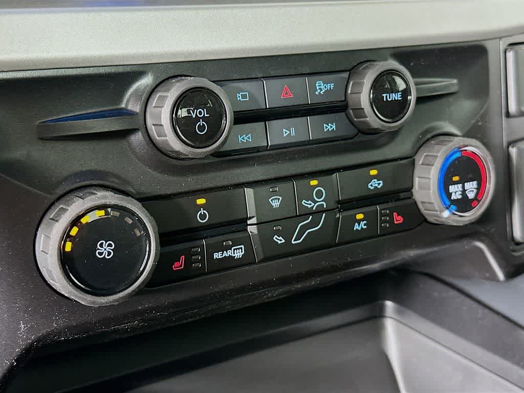 Ford Super Duty F-350 DRW Pickup XLT 2026