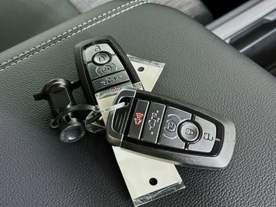 Ford Super Duty F-350 DRW Pickup XLT 2026