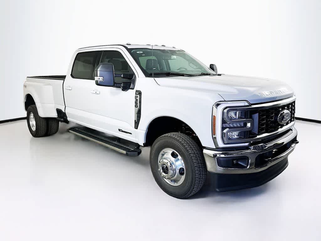 Ford Super Duty F-350 DRW Pickup XLT 2026