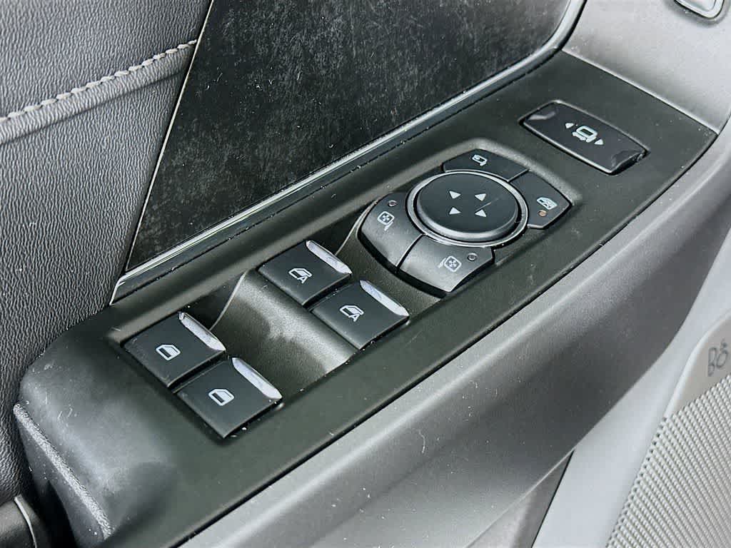 Ford Super Duty F-350 DRW Pickup XLT 2026