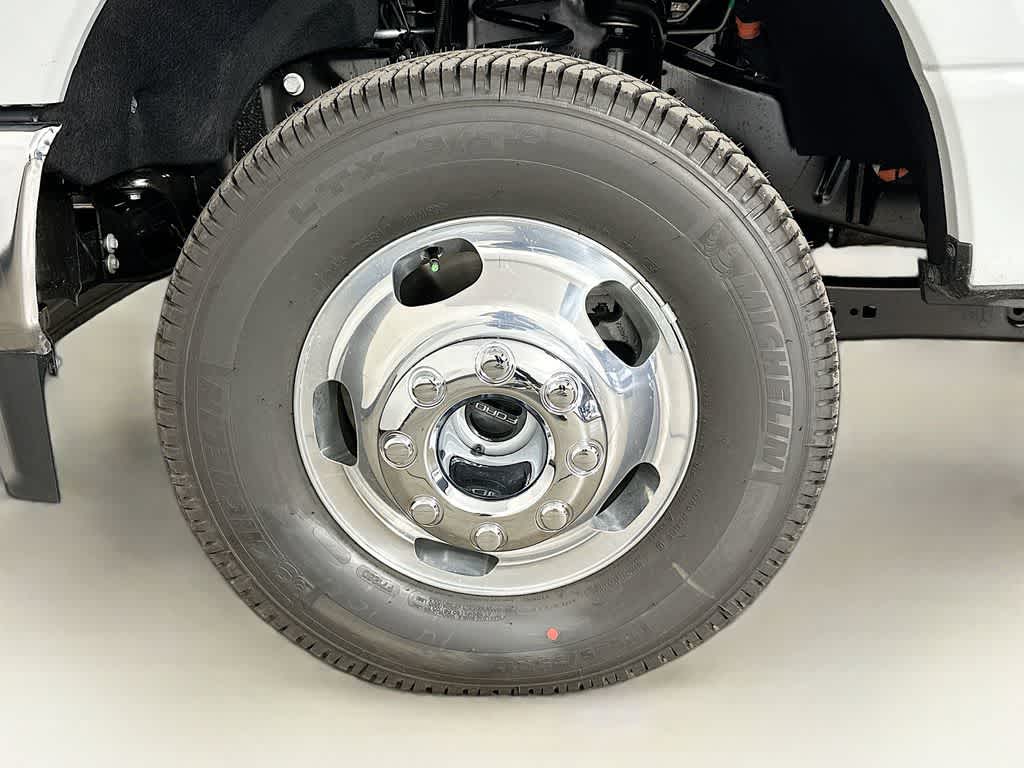 Ford Super Duty F-350 DRW Pickup XLT 2026