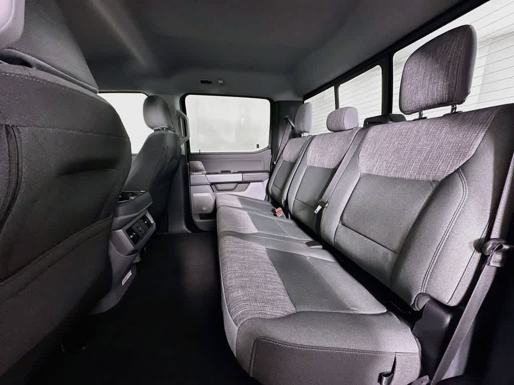 Ford Super Duty F-350 DRW Pickup XLT 2026